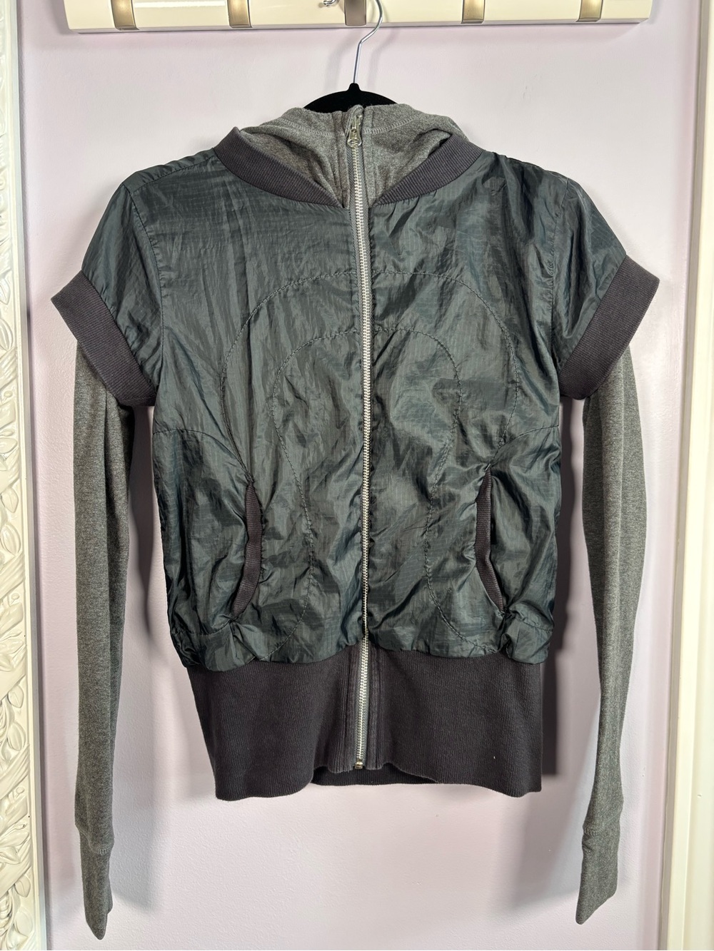 lululemon athletica Elemental Black and Gray Bomber Jacket Size 4